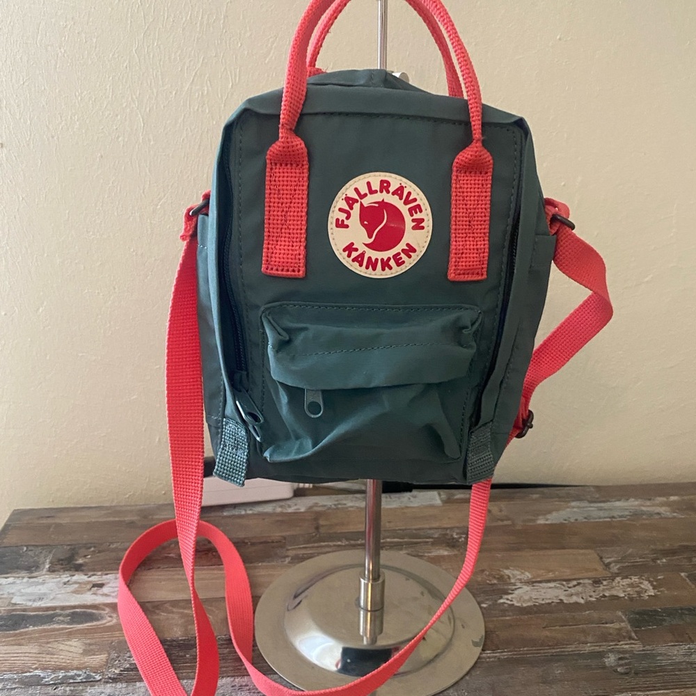 Fjallraven Kånken Mini Backpack/ Crossbody in Green and Coral - Picture 2 of 12